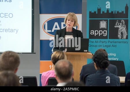 Wendy Morton MP für Aldridge-Brownhills, und Staatssekretär für Justiz, bei der 2019 Prozesskostenhilfe Praktiker Gruppe (LAPG) jährliche Co Stockfoto