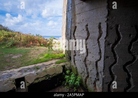 Deutschen Bunker mit Blick auf Omaha Beach, Normandie, Frankreich Stockfoto