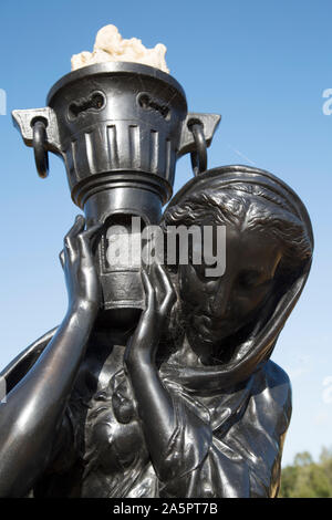 Bronze Statuen, italienischen Terrasse, die Gärten, Osborne House, Cowes, Isle of Wight, Großbritannien Stockfoto