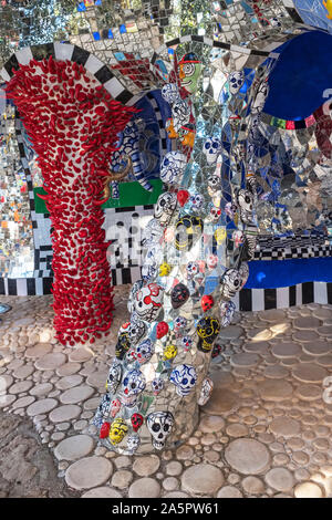 TarotGarten, einen Skulpturengarten erstellt von Niki de Saint Phalle