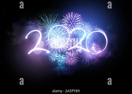 2020 Frohes neues Jahr Feuerwerk Hintergrund. Stockfoto