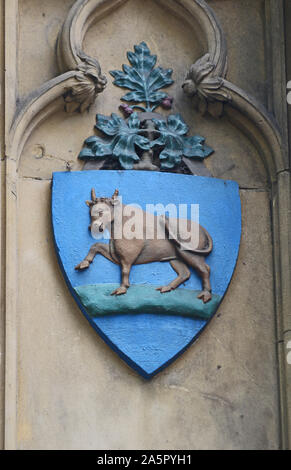 Wappen der Stadt Oxford am Denkmal der Märtyrer in St Giles' 1838 im Speicher des 16. Jahrhunderts erbaute evangelische Bischöfe Stockfoto