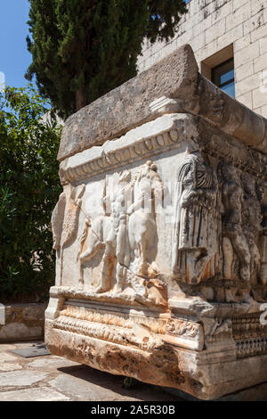 Marmor Sarkophag in Delphi Museum, Griechenland Stockfoto