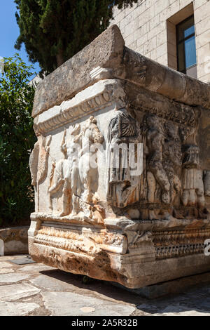 Marmor Sarkophag in Delphi Museum, Griechenland Stockfoto