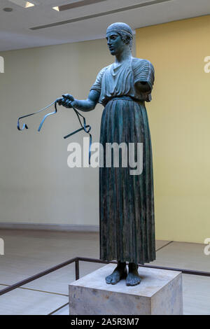 Der Wagenlenker von Delphi, Delphi Museum, Griechenland Stockfoto