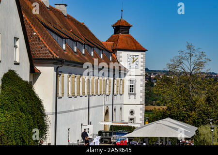 Schloss Filseck Balatonfüred hoch über den Orten Faurndau und Uhingen mit Blick in das Filstal und in den Hohenstaufen Stockfoto