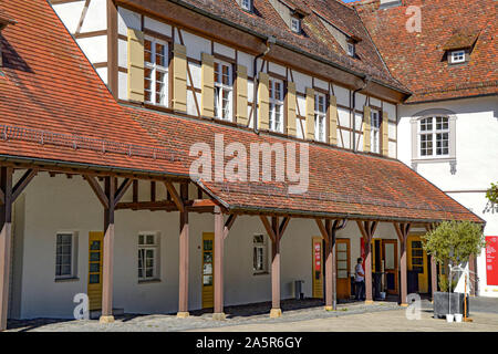 Schloss Filseck Balatonfüred hoch über den Orten Faurndau und Uhingen mit Blick in das Filstal und in den Hohenstaufen Stockfoto