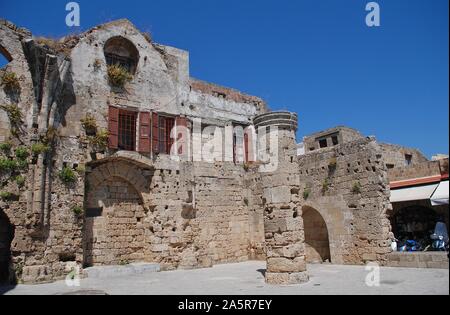 Das 14. Jahrhundert Kirche der Jungfrau der Burgh in Rhodos Altstadt auf der griechischen Insel Rhodos am 9. Juni 2019. Stockfoto