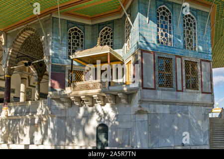 TOPKAPI PALACE TÜRKEI DETAIL DER AUFWÄNDIGEN ERIWAN PAVILLON Stockfoto