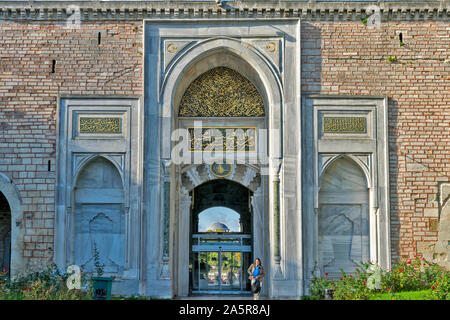 TOPKAPI PALACE TÜRKEI DEN ERSTEN EINGANG die reich verzierten IMPERIAL GATE Stockfoto