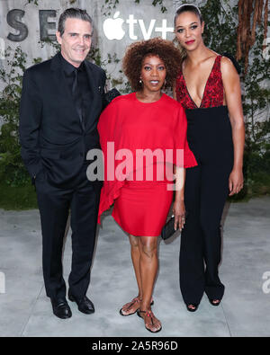 Westwood, der Vereinigten Staaten von Amerika. Okt, 2019 21. WESTWOOD, LOS ANGELES, Kalifornien, USA - 21. Oktober: Roderick Spencer, Alfre Woodard und Mavis Spencer Ankommen bei der Weltpremiere des Apple TV ee' im Fox Village Theater am 21. Oktober 2019 in Westwood, Los Angeles, Kalifornien, USA. (Foto von Xavier Collin/Image Press Agency) Quelle: Bild Presse Agentur/Alamy leben Nachrichten Stockfoto