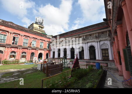 Innenhof des Shobhabazar Royal Palace (gopinath Bari). 36 Raja Nabakrishna Straße. Kolkata, West Bengal, Indien. Stockfoto