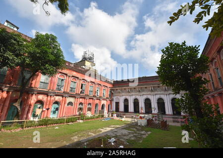 Innenhof des Shobhabazar Royal Palace (gopinath Bari). 36 Raja Nabakrishna Straße. Kolkata, West Bengal, Indien. Stockfoto