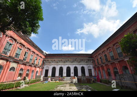 Innenhof des Shobhabazar Royal Palace (gopinath Bari). 36 Raja Nabakrishna Straße. Kolkata, West Bengal, Indien. Stockfoto