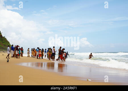 Trauerfeier von Einheimischen am Varkala Strand in Kerala durchgeführt Stockfoto