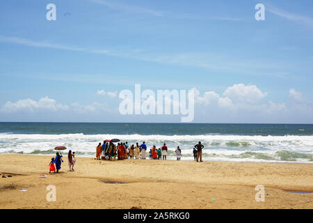 Trauerfeier von Einheimischen am Varkala Strand in Kerala durchgeführt Stockfoto