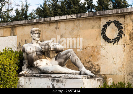 Thermopylae, Griechenland. Denkmal Denkmal für König von Sparta Leonidas, der 300 Spartaner und die 700 Mimen, die an der Schlacht von Thermopylae kämpfte Stockfoto