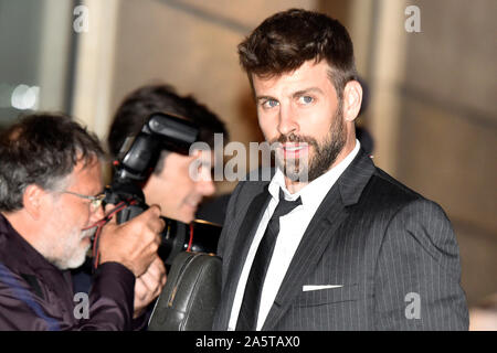 Sinobo Stadium, Prag. 22 Okt, 2019. Fußball-Spieler GERARD PIQUE FC Barcelona kommt nach Prag vor der Fußball Champions League Gruppe F 3. Runde Slavia Praha vs FC Barcelona Stadion Sinobo, Prag, Tschechische Republik, 22. Oktober 2019. Quelle: Michaela Říhová/CTK Photo/Alamy leben Nachrichten Stockfoto