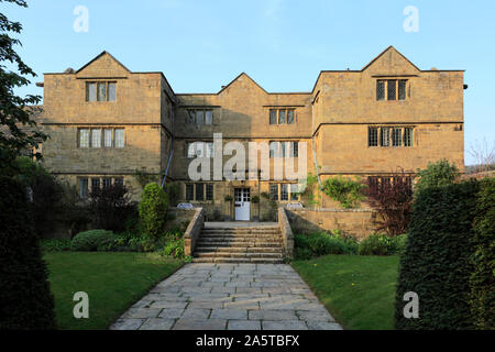 Eyam Hall, Eyam Dorf, Derbyshire, Peak District National Park, England, Großbritannien Stockfoto