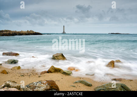 Cap de la Hague, der Manche/Frankreich - 17. August 2019: Ansicht des Phare de Goury Leuchtturm an der Küste der Normandie in Frankreich Stockfoto