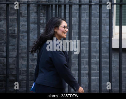 Priti Patel, Staatssekretärin des Home Abteilung, kommt an der Downing Street für eine Sitzung. Stockfoto
