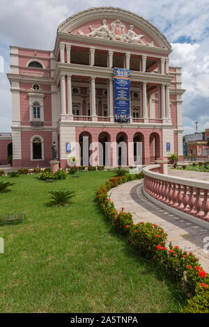 Teatro Amazonas im Zentrum von Manaus, der Hauptstadt des größten brasilianischen Bundesstaat Amazonas, Brasilien, Lateinamerika Stockfoto