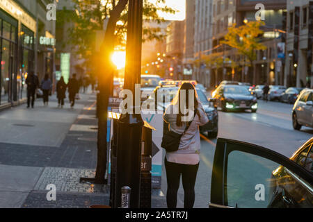 Der Yonge Street in Toronto beleuchtet für einen Moment bei diesem Sonntag Nachmittag. Ich war sehr glücklich, Kamera - bereit sein. Stockfoto