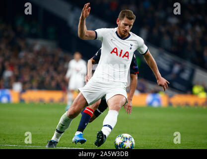 London, Inited Königreich. 22 Okt, 2019. LONDON, VEREINIGTES KÖNIGREICH 22. Oktober. Tottenham Hotspur Jan Vertonghen während UAFA Champions League Gruppe B zwischen den Tottenham Hotspur und Roter Stern Belgrad bei Tottenham Hotspur Stadion, London, Großbritannien, am 22. Oktober 2019 Credit: Aktion Foto Sport/Alamy leben Nachrichten Stockfoto