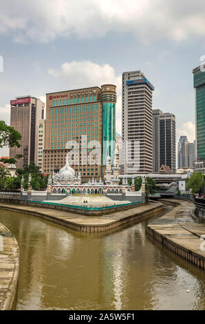 KUALA LUMPUR, Malaysia - 19. Dezember 2018: Masjid Jamek Moschee. Im Herzen von Kuala Lumpur am Zusammenfluss von Klang und Gombak River entfernt. Stockfoto