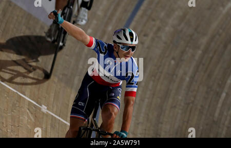 Frankreichs Bryan Coquard feiert nach dem ersten Inverkehrbringen in der 40 Runde Derny während des Tages eine Der phynova 6 Tage Radfahren an Lee Valley VeloPark, London. Stockfoto