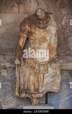 Athen, Griechenland - April 2018: die Statue der Personifizierung der Ilias an der Stoa des Attalos in Athen Stockfoto