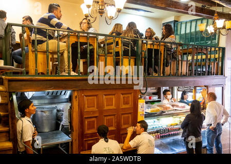 Restaurant La Puerta Falsa, Bogotá, Kolumbien Stockfoto