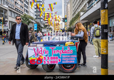 Street Hersteller von Handy Zubehör, Carrera 7 oder Carrera Septima, Bogota, Kolumbien Stockfoto