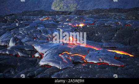 Weite Einstellung auf einem Lavastrom von Kilauea auf Hawaii Stockfoto