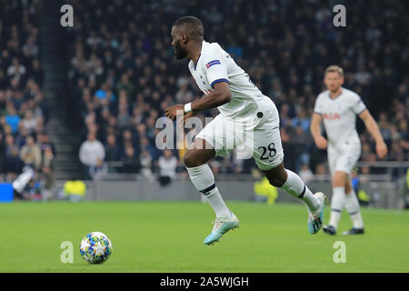 London, Großbritannien. 22 Okt, 2019. Tottenham ist Tanguy NDombele während der UEFA Champions League Match zwischen den Tottenham Hotspur und Roter Stern Belgrad, bei Tottenham Hotspur Stadium, London England. Credit: ESPA/Alamy leben Nachrichten Stockfoto