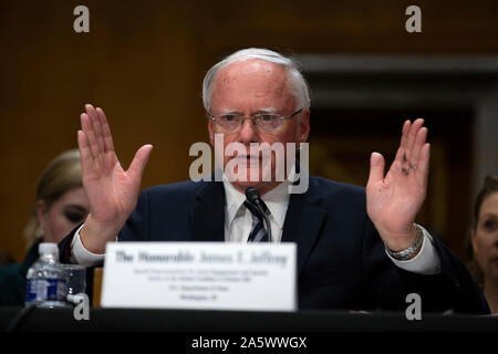 Sonderbeauftragter für Syrien Engagement und Sonderbeauftragten für die globale Koalition zu Besiegen ISIS James Jeffrey bezeugt vor den US-Senatsausschuss für Auswärtige Beziehungen auf dem Capitol Hill in Washington, DC, USA am 22. Oktober 2019. Credit: Stefani Reynolds/CNP/MediaPunch Stockfoto