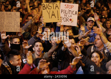 Barcelona Demonstrationen independantists nach dem Satz von Spanien Gericht halten im Gefängnis der Katalanischen Politik im Gefängnis seit 2017 Stockfoto