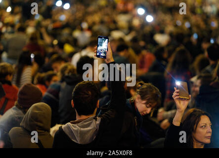 Barcelona Demonstrationen independantists nach dem Satz von Spanien Gericht halten im Gefängnis der Katalanischen Politik im Gefängnis seit 2017 Stockfoto