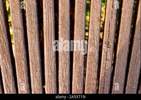 Die Oberfläche der nagelte Bretter in Braun lackiert. Hintergrundbild Stockfoto