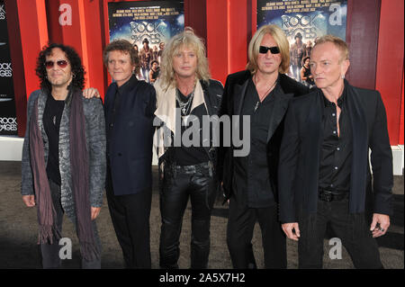 LOS ANGELES, Ca. Juni 08, 2012: Def Leppard bei der Weltpremiere von 'Rock of Ages' am Grauman's Chinese Theater, Hollywood. © 2012 Paul Smith/Featureflash Stockfoto