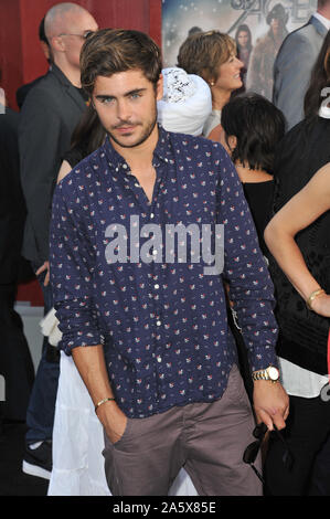 LOS ANGELES, Ca. Juni 08, 2012: Zac Efron bei der Weltpremiere von 'Rock of Ages' am Grauman's Chinese Theater, Hollywood. © 2012 Paul Smith/Featureflash Stockfoto