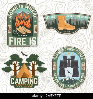 Satz von outdoor adventure quotes Symbol. Vektor. Konzept für Abzeichen, Patch, shirt, Logo, Print, Stempel oder T-Stück. Design mit Condor, camping Zelt, Wanderschuhe, Fernglas, Berge und Wälder Silhouette. Stock Vektor