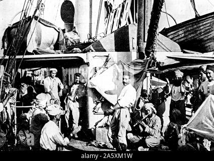 1001 Soldaten aus dem Reich der Hejaz, an Bord eines französischen Schiffes im Roten Meer ca. 1918-1919 Stockfoto