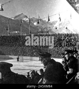 Eva Braun Sammlung - (Album 1) - NS-Soldaten an einem Hockeyspiel in Deutschland Ca. 1930s oder 1940s Stockfoto