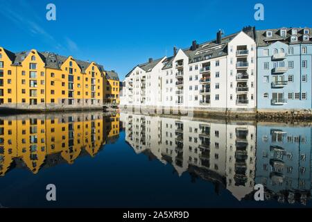 Hafen von Alesund, Mehr og Ronsdal Provinz, Norwegen Stockfoto