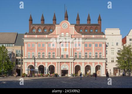 Rostock Rathaus am Neuen Markt, Rostock, Mecklenburg-Vorpommern, Deutschland Stockfoto