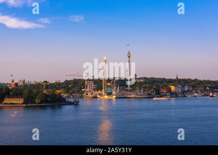 Gröna Lund Stockholm, Aussicht an einem Sommerabend der Freizeitpark Gröna Lund auf der Djurgarden Waterfront, Stockholm, Schweden Stockfoto