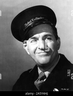 STANLEY HOLLOWAY wie Albert Godby Bahnhof Ticket Collector in KURZE BEGEGNUNG 1945 Regisseur David Lean aus dem Spiel von Noel Coward ein Noel Coward - Cineguild Produktion/Adler - Löwe Distributoren begrenzt Stockfoto