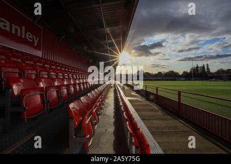 20. Oktober 2019, die Wham Stadium, Accrington, England; Sky Bet Liga 1, Accrington Stanley v Ipswich Town: Eine allgemeine Ansicht der Wham Stadion als erhebt sich die Sonne vor dem heutigen frühen Kick-off Credit: Mark Cosgrove/News Bilder Stockfoto