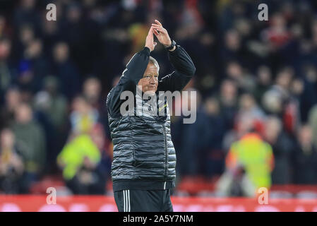 21. Oktober 2019, Bramall Lane, Sheffield, England; Premier League, Sheffield United v Arsenal: Chris Wilder Manager von Sheffield United begrüsst die Fans als Sheffield United 1-0 Credit: Mark Cosgrove/News Bilder gewinnen Stockfoto